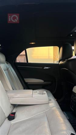 کرایسلەر 300